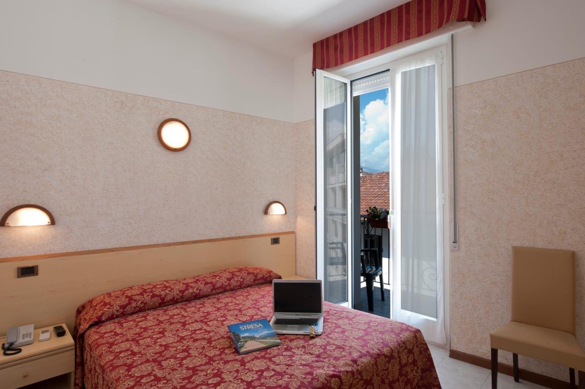 Hotel Boston Стреза Екстер'єр фото