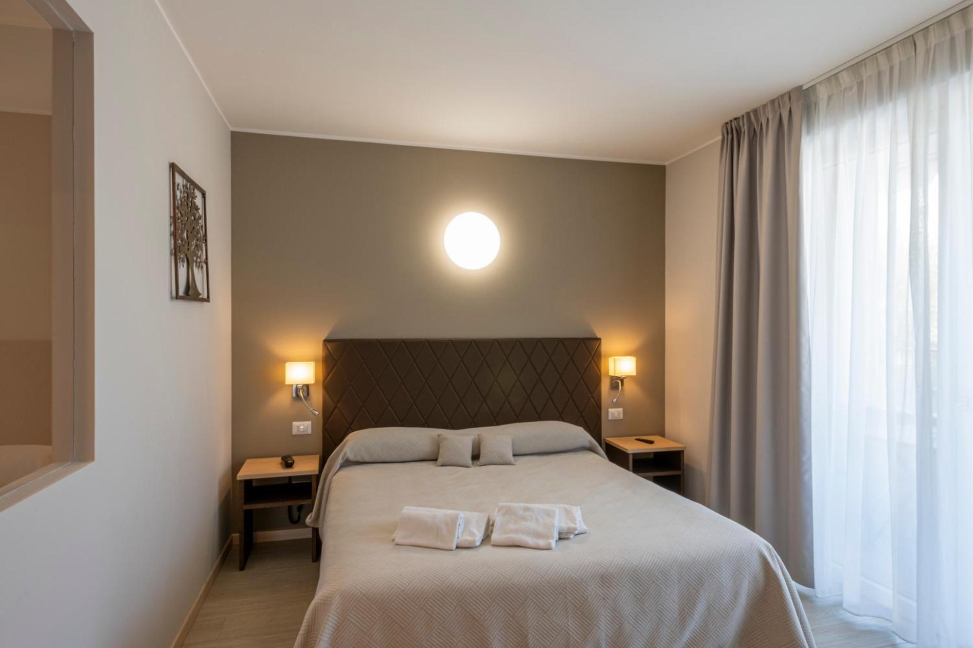 Hotel Boston Стреза Екстер'єр фото